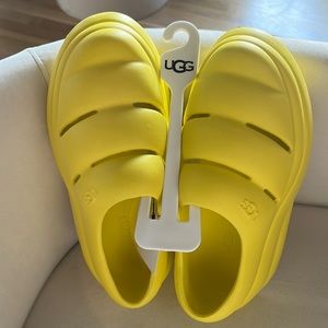 NWT, UGG sport yeah clog…. W9